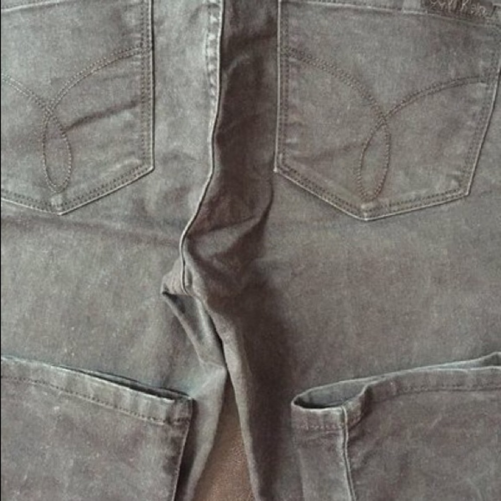 Calvin Klein - Picture 3 of 3